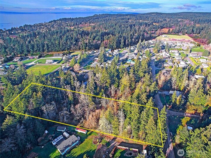 Property Photo:  10 Xx S Falcon Road  WA 98282 