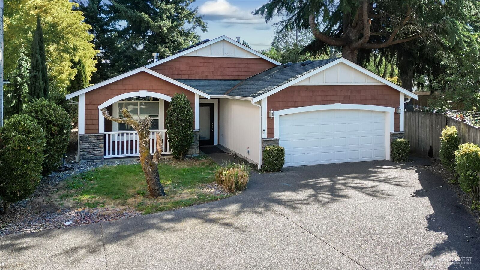 Property Photo:  1220  Golf Club Road  WA 98503 