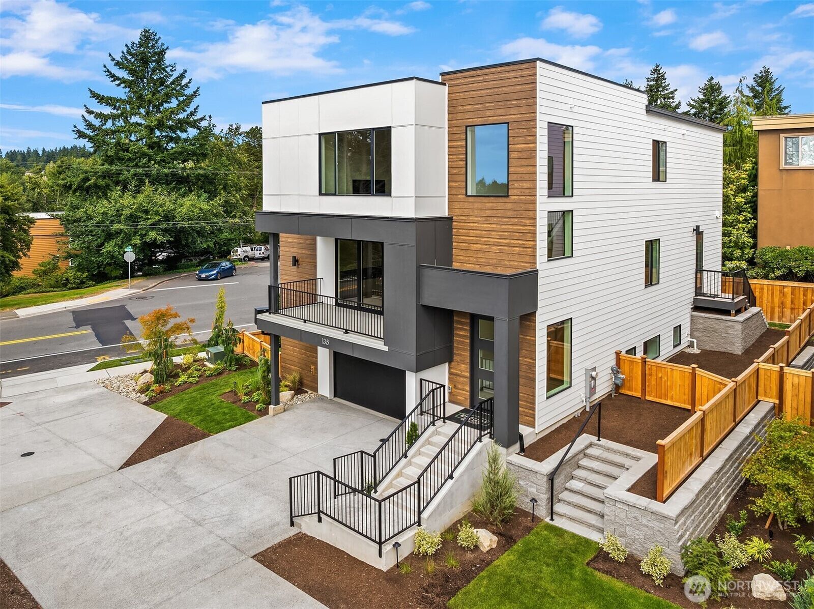 Property Photo:  138  8th Court  WA 98033 
