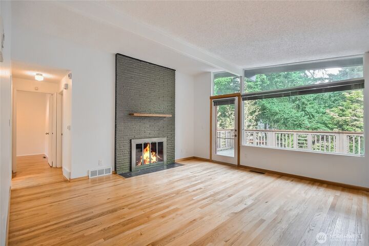 Property Photo:  4020  156th Avenue SE  WA 98006 