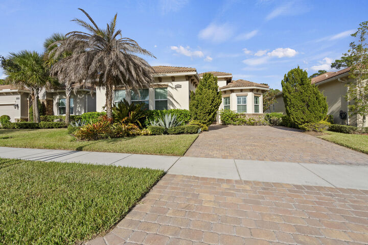 Property Photo:  10937 SW Visconti Way  FL 34986 