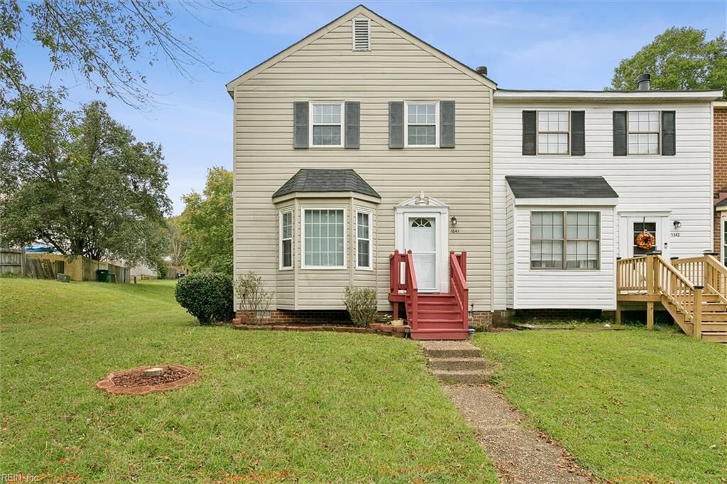 Property Photo:  1641 Skiffes Creek Cir  VA 23185