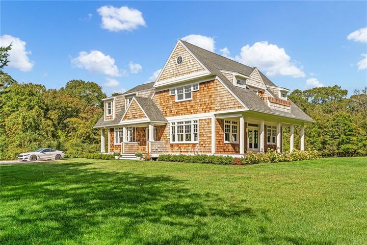 Property Photo:  229 Saugatucket Road  RI 02879 