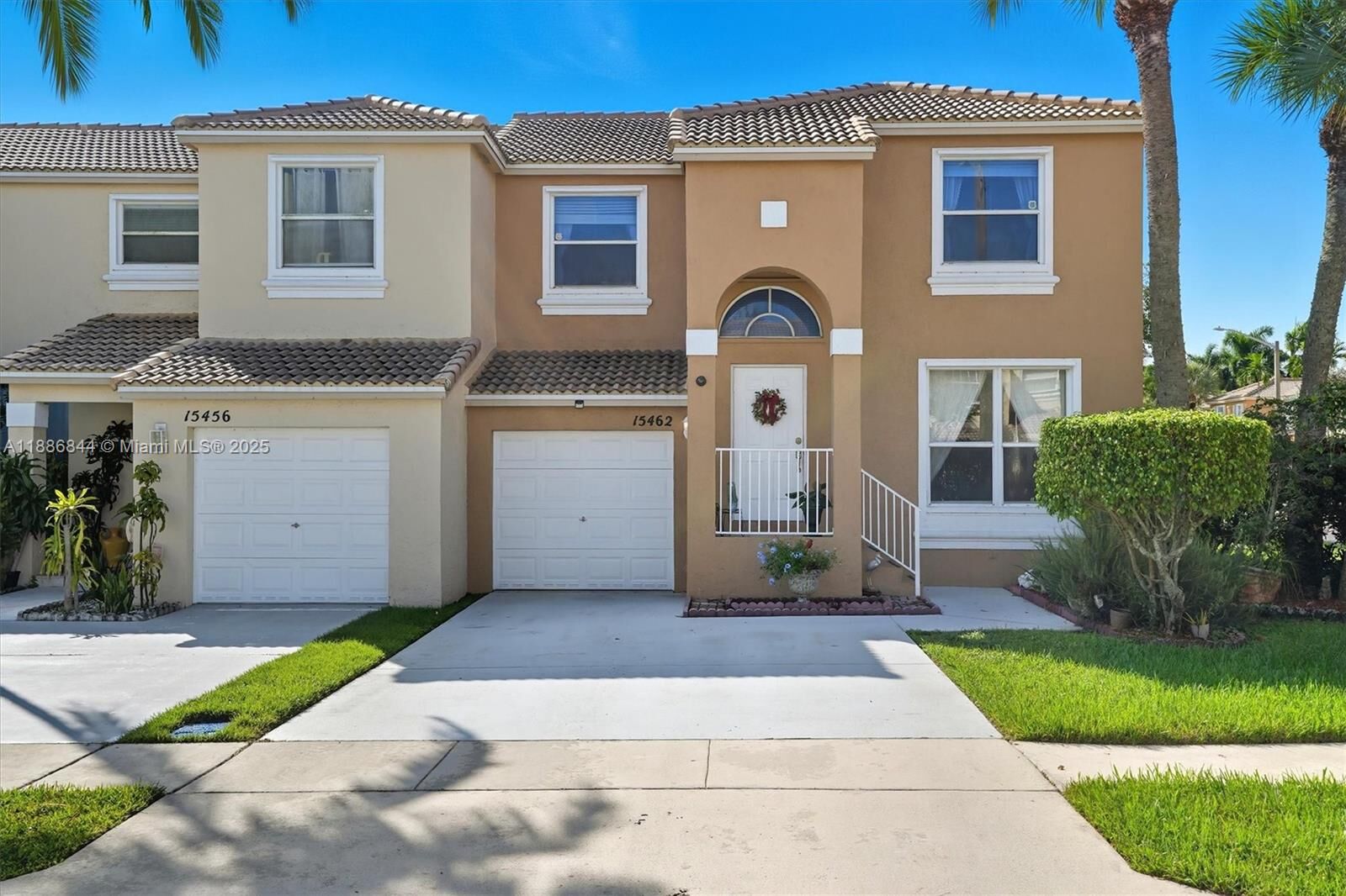 Property Photo: 15462 NW 14th Ct FL 33028
