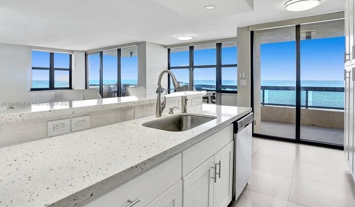 Property Photo: 2555 Collins Ave 1701 FL 33140