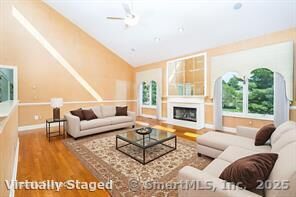 Property Photo:  
