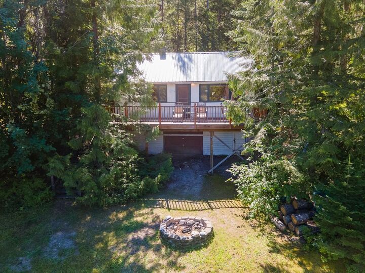 Property Photo:  2948 Deep Lake Boundary Rd  WA 99114 