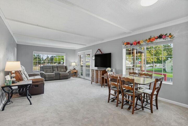 Property Photo: 6020 N Monroe St WA 99205