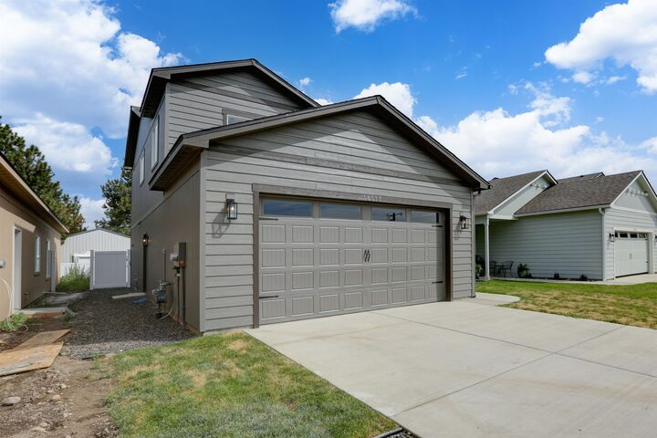 Property Photo: 18519 E Michielli Ln WA 99016