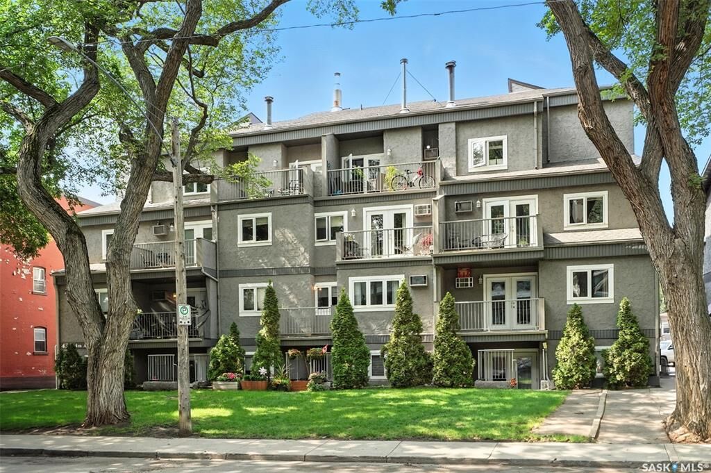 Property Photo: 431 4th Avenue N 103 SK S7K 2M4