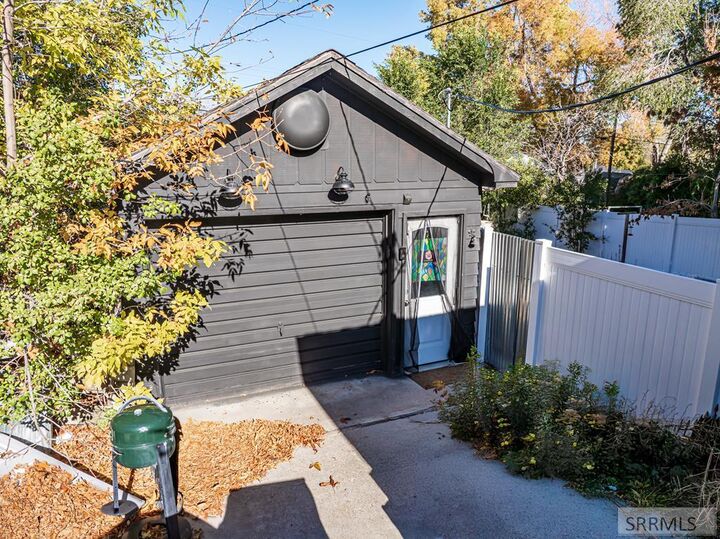 Property Photo:  168 Maplewood Avenue  ID 83204