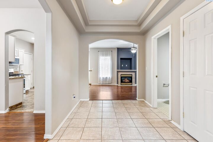 Property Photo:  1443 Desert Srpings Ave  WA 99352 