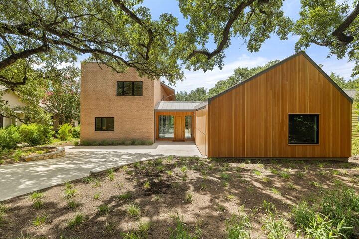 Property Photo: 1319 Bonham Terrace TX 78704