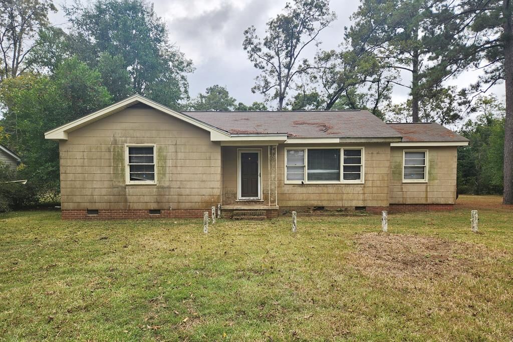 Property Photo:  1926 W Oglethorpe  GA 31707 