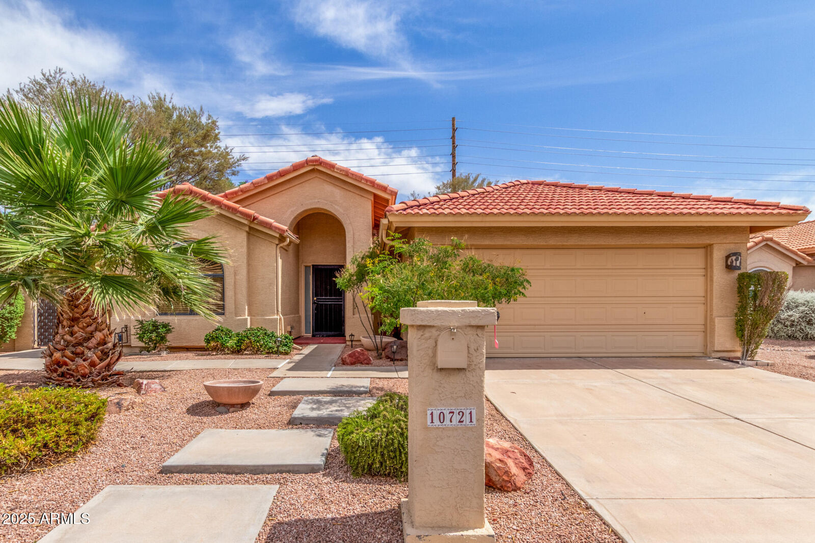 Property Photo:  10721 E Coopers Hawk Drive  AZ 85248 
