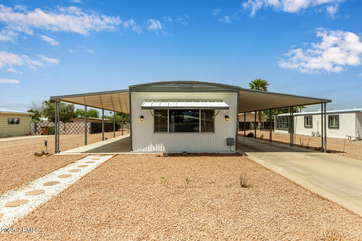 Property Photo: 714 S 86th Place AZ 85208