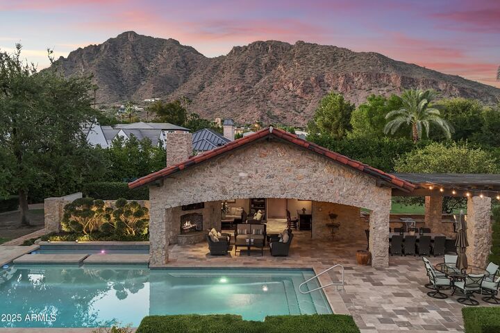 Property Photo: 5902 E Arcadia Lane AZ 85018