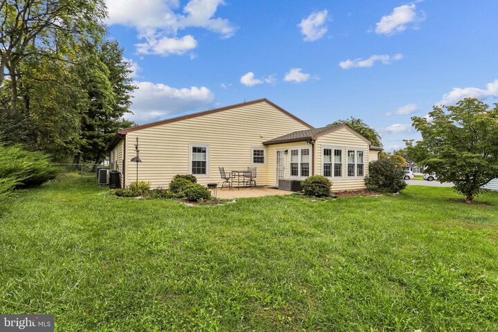 Property Photo:  6854 Snowberry Court  MD 21703 
