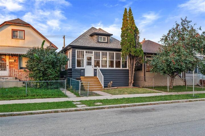 Property Photo:  1607 Alexander Avenue  MB R3E 1M1 