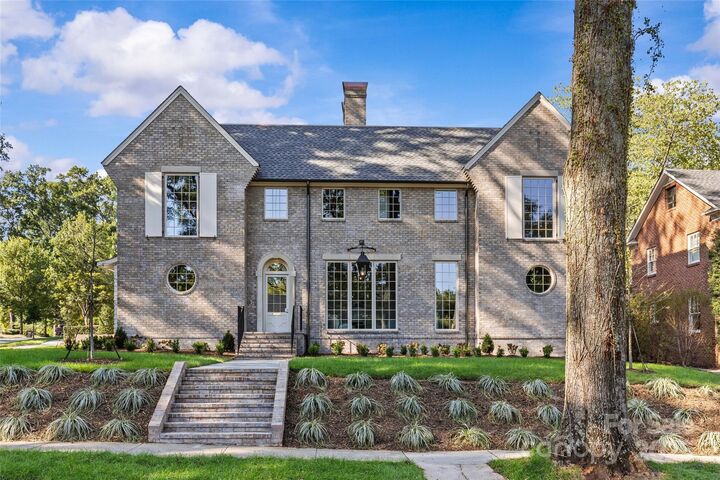 Property Photo: 2201 Beverly Drive NC 28207