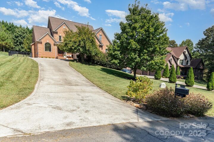 Property Photo:  6075 Willow Farm Drive  NC 28037 