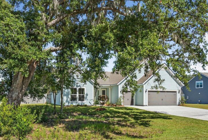 Property Photo: 7015 Stonecrop Lane SC 29455