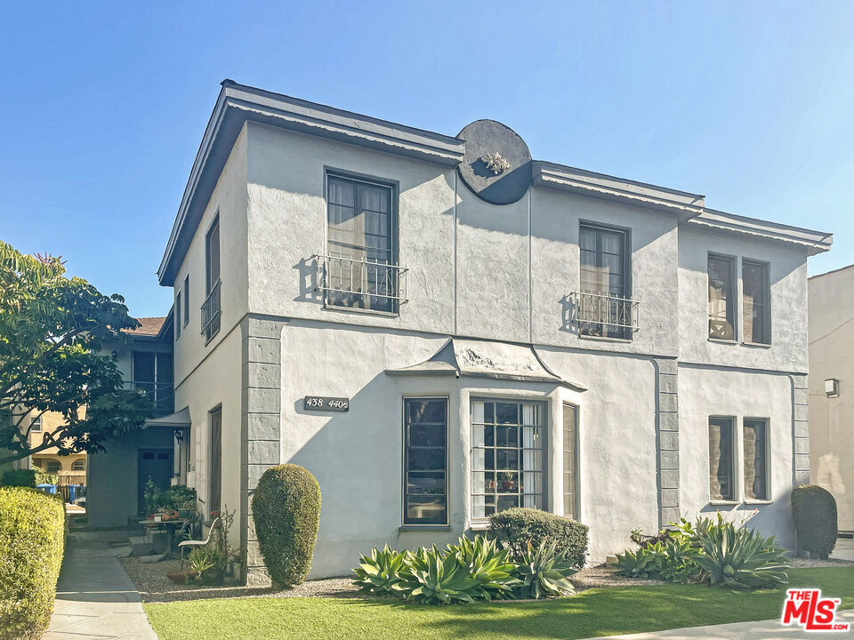 Property Photo: 440 N Spaulding Ave CA 90036