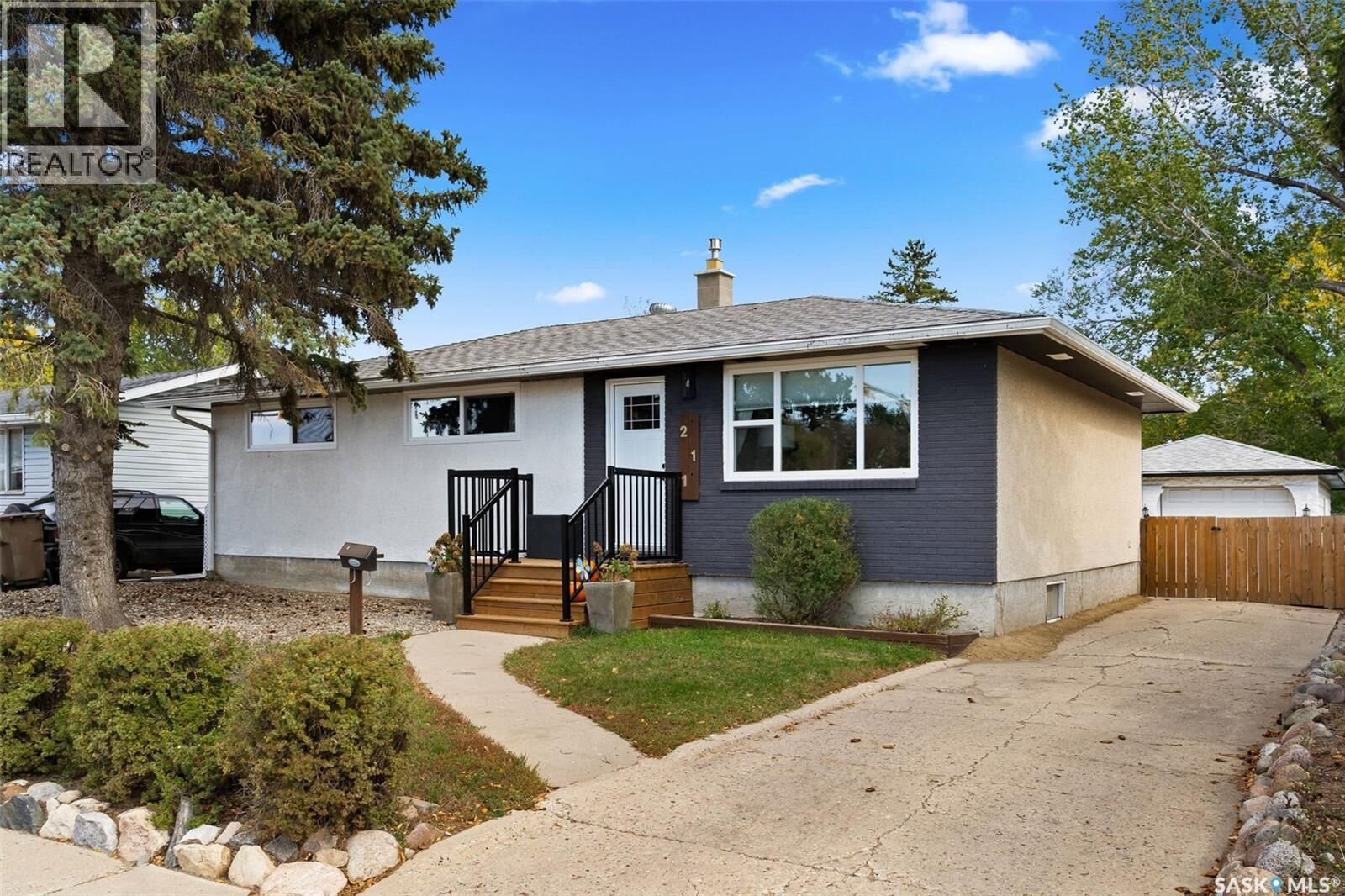 Property Photo:  211 Argyle Street  SK S4R 4C5 