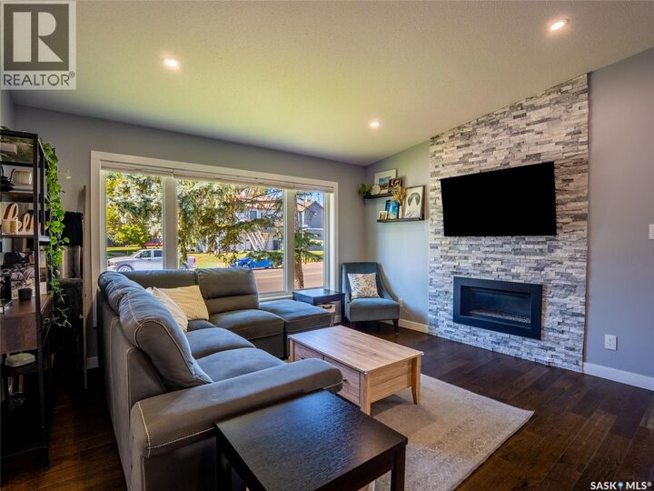 Property Photo:  3123 Edinburgh Drive  SK S4V 1H5 