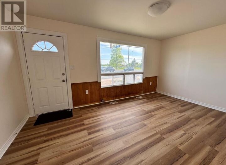 Property Photo:  1314 Wellington St E  ON P6A 2P6 