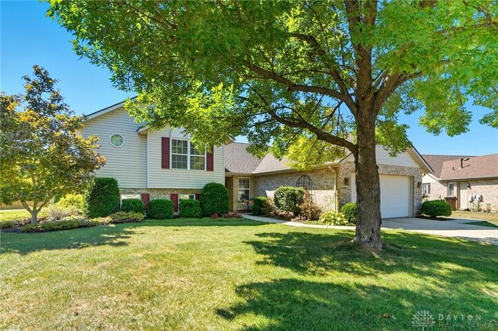Property Photo:  1024 Meadow Thrush Drive  OH 45315 