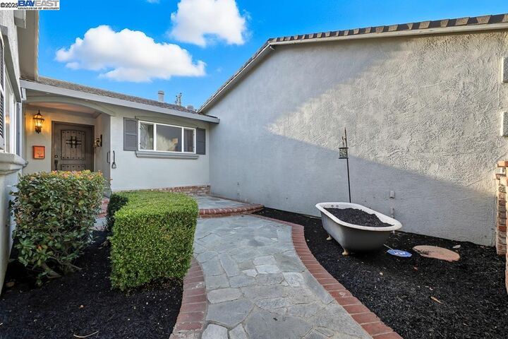 Property Photo:  37637 Canterbury St  CA 94536 