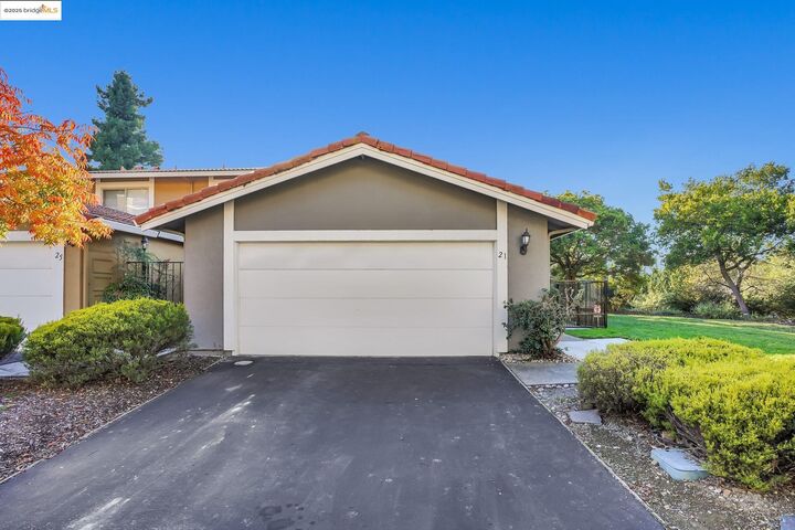 Property Photo:  21 Ironwood  CA 94605 
