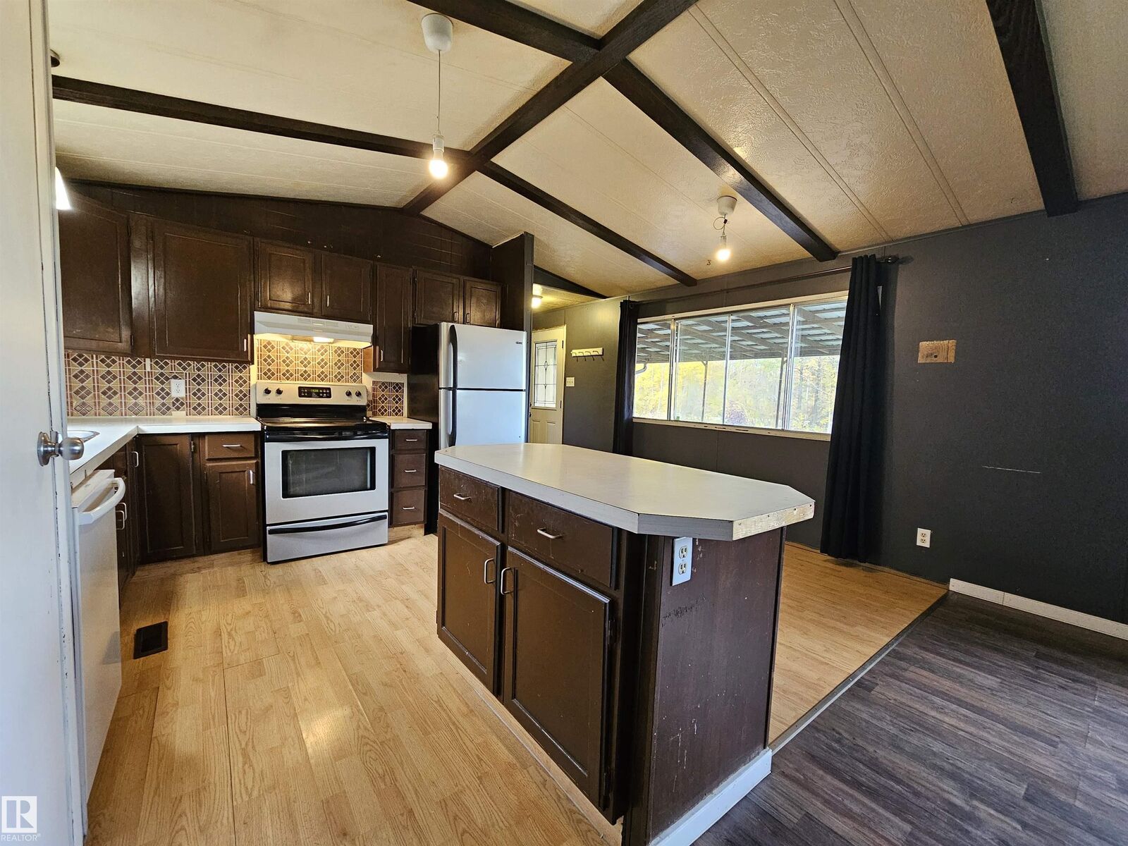 Property Photo:  49510 Rge Road 80  AB T7A 2A3 