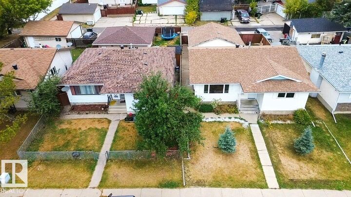 Property Photo:  11736 152 Avenue NW  AB T5X 1S8 