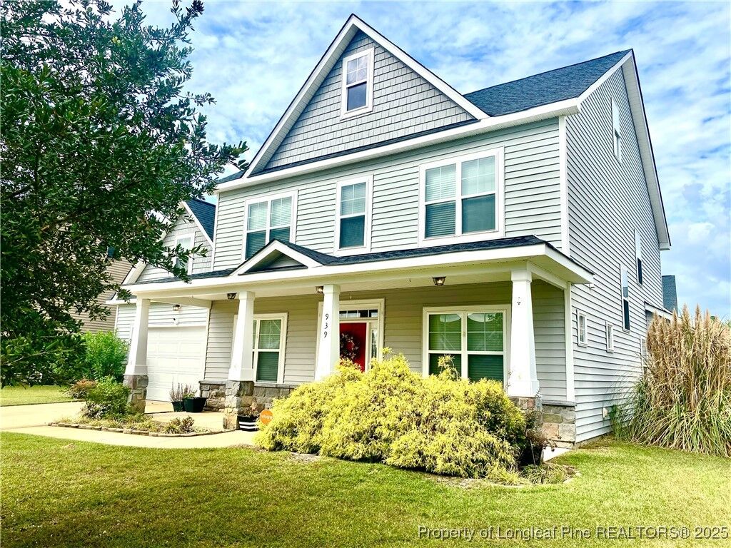 Property Photo:  939 Ronald Reagan Drive  NC 28311 