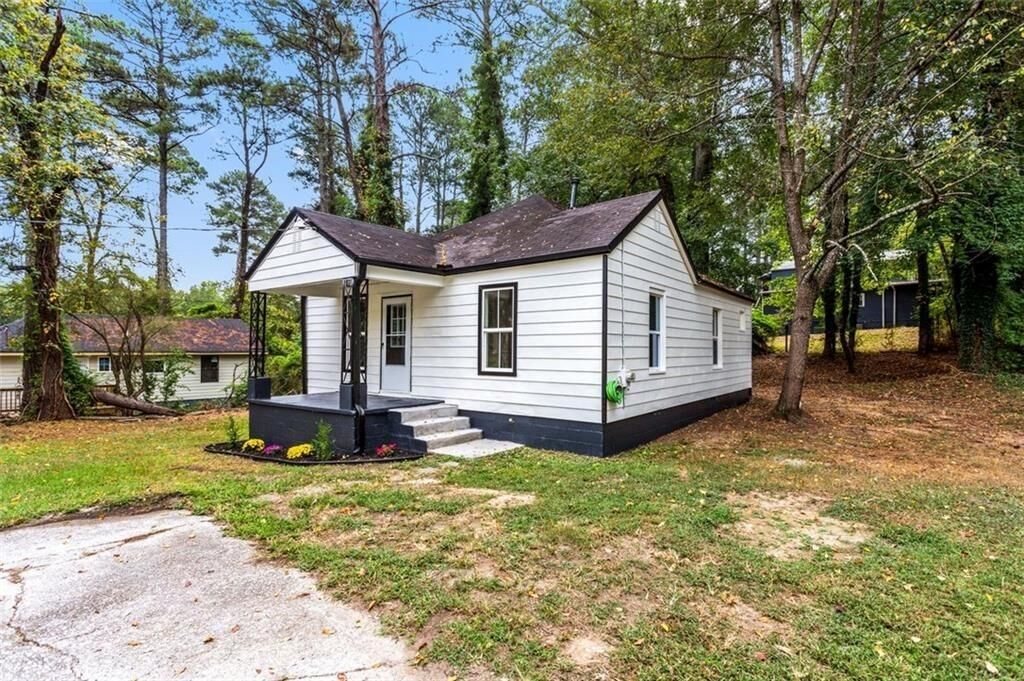 Property Photo:  340 Lee Street  GA 30297 
