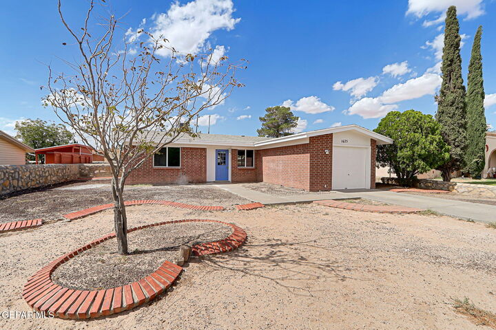 Property Photo: 1625 Phil Gibbs Drive TX 79936