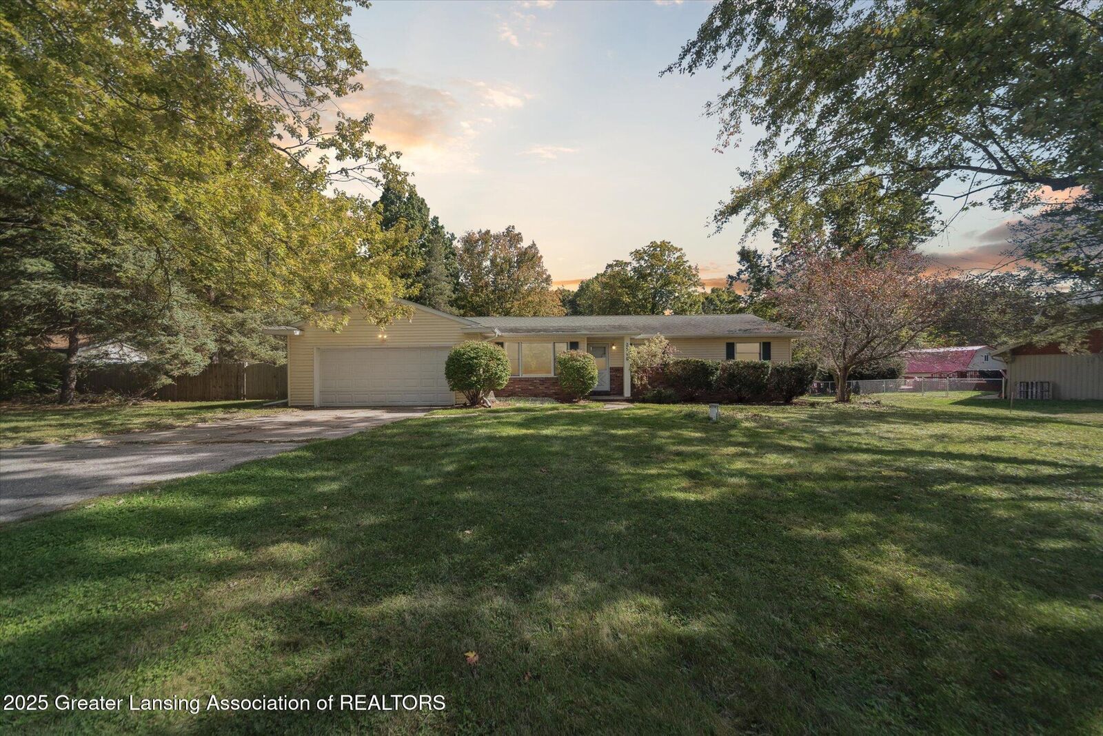 Property Photo:  2986 Beech Ridge Drive  MI 48911 