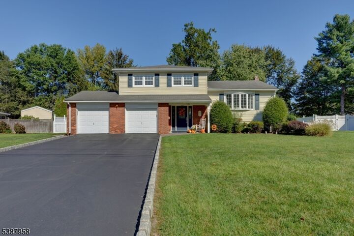 14 Evelyn Pl  Pequannock Twp. NJ 07444 photo