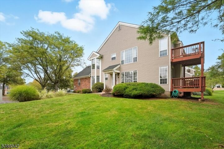 Property Photo:  5 Clover Ct  NJ 08889 