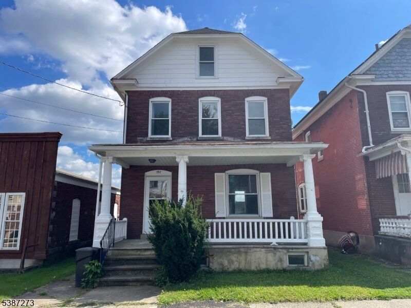 Property Photo:  192 Irwin St  NJ 08865 
