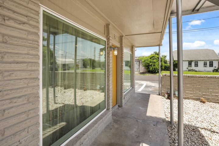 Property Photo:  1408 Hughes Street 4  TX 77023 