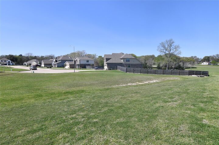 Property Photo:  1701 Twin Oaks Circle  TX 77833 