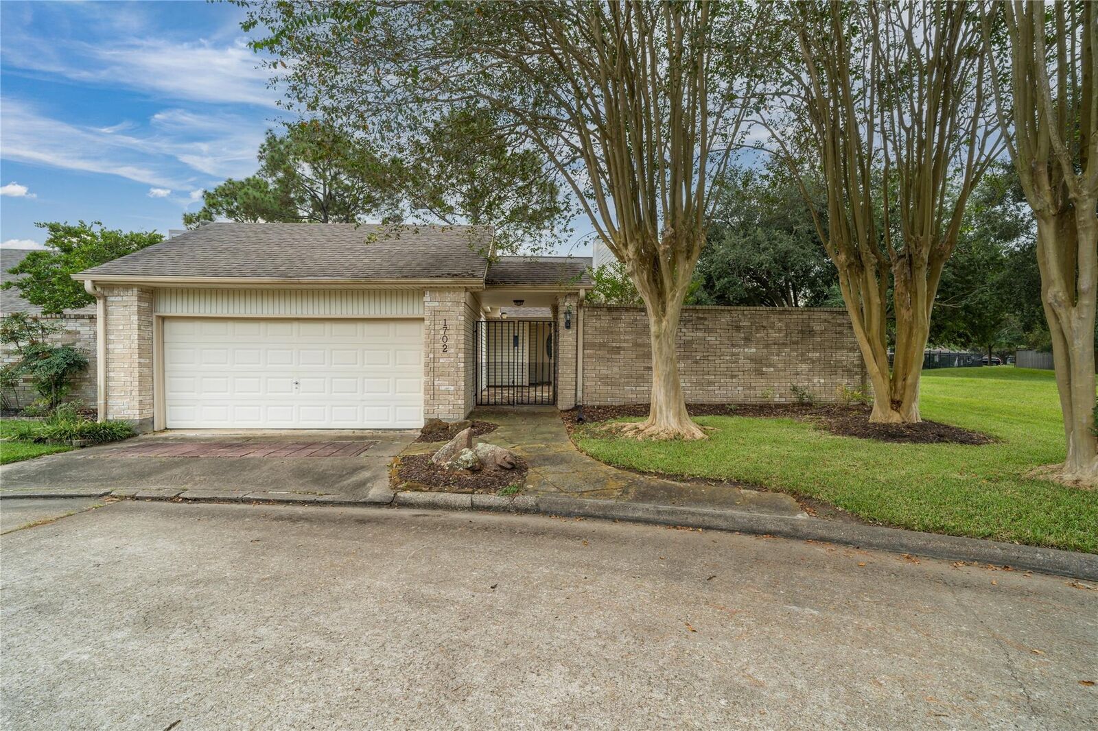 Property Photo:  1702 Plumbwood Way  TX 77058