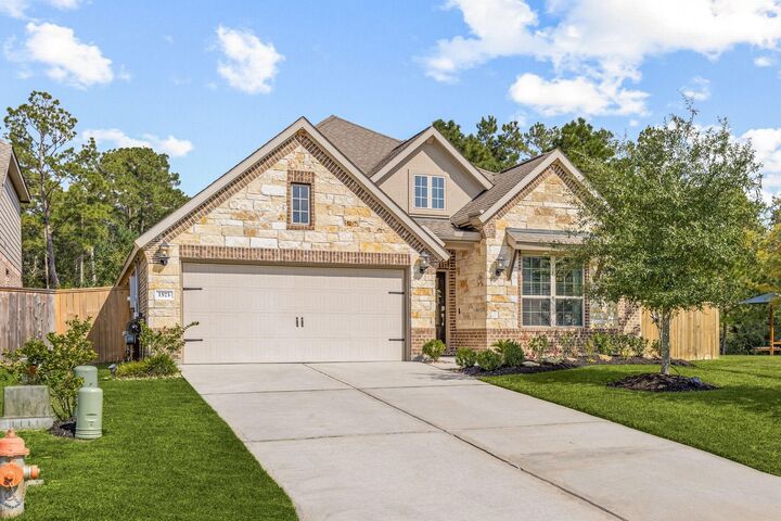 Property Photo:  1573 Ancient Oak Lane  TX 77301 