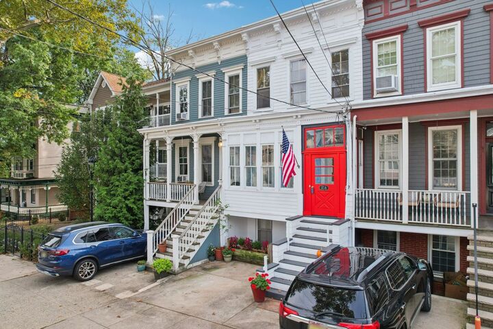 17 1/2 Sherman Pl  Jc, Heights NJ 07307 photo