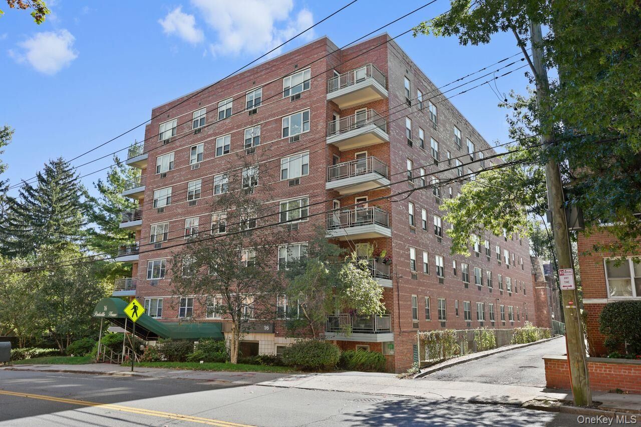 Property Photo:  16 Lake Street 5H  NY 10603 