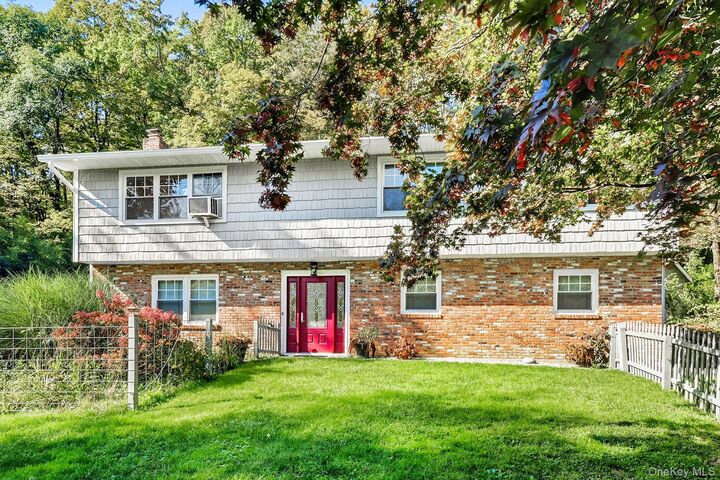 Property Photo:  41 Beale Road  NY 10516 