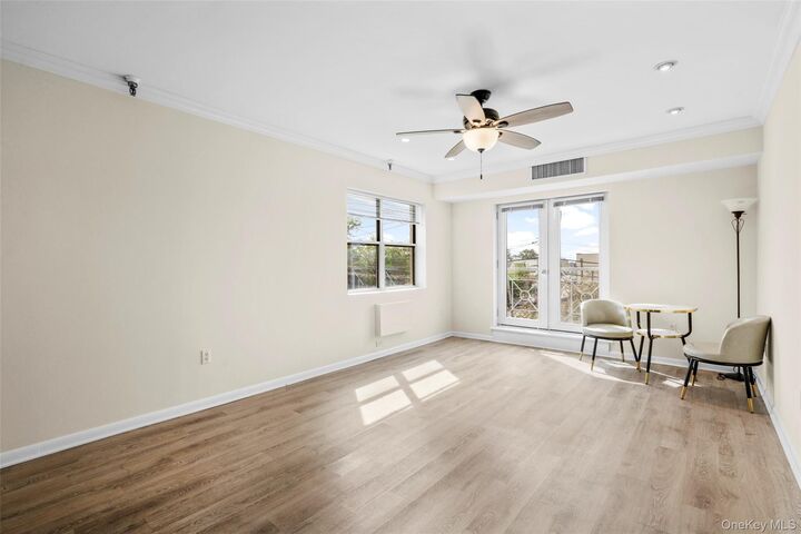 Property Photo:  501 N Barry Avenue 3M  NY 10543 